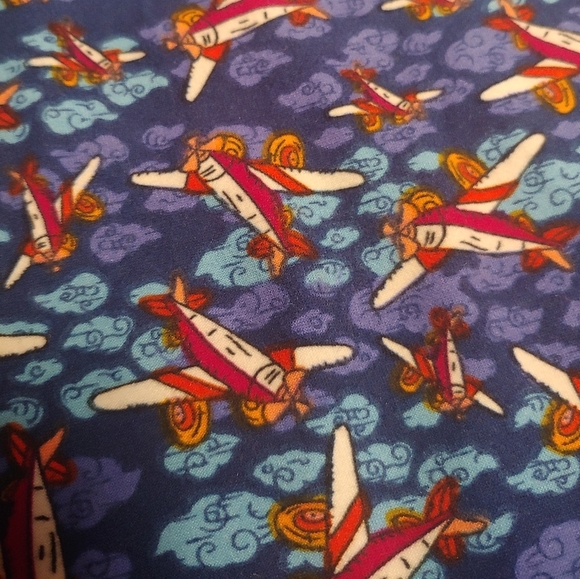 LuLaRoe Gently worn super soft airplane leggings - Picture 2 of 5